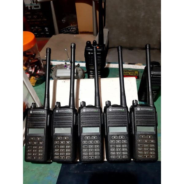 Motorola Cp1660 VHF UHF Portable Analog Radio with Keypads Screen - Image 3