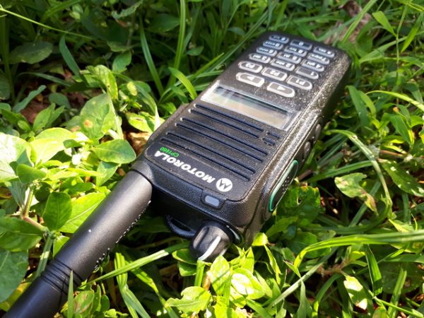 Motorola Cp1660 VHF UHF Portable Analog Radio with Keypads Screen - Image 4