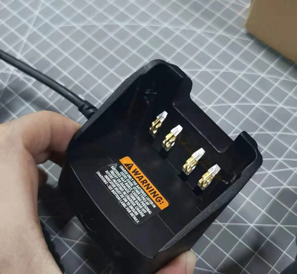 Vehicular and In-car charger RLN6433 FIT IN XIR P8268 XIR P6600 XIR P8668i GP328D GP338D+ XPR6550 XPR6350 XPR3300 XPR3300E - Image 2